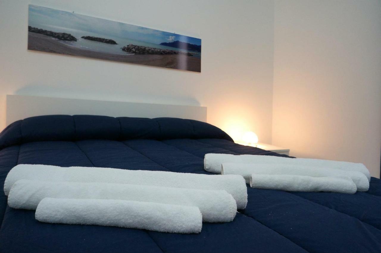 Al Porticciolo Bed and Breakfast Σαλέρνο Εξωτερικό φωτογραφία