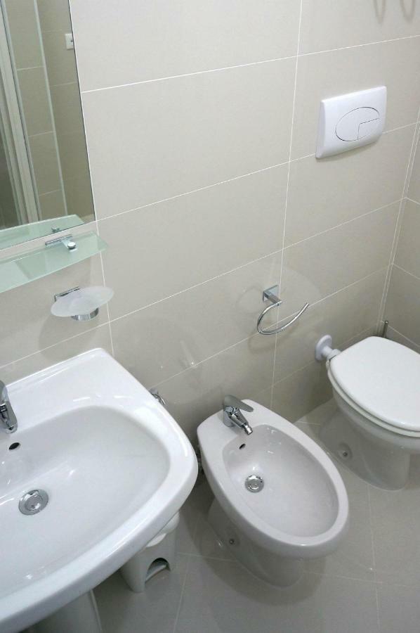 Al Porticciolo Bed and Breakfast Σαλέρνο Εξωτερικό φωτογραφία