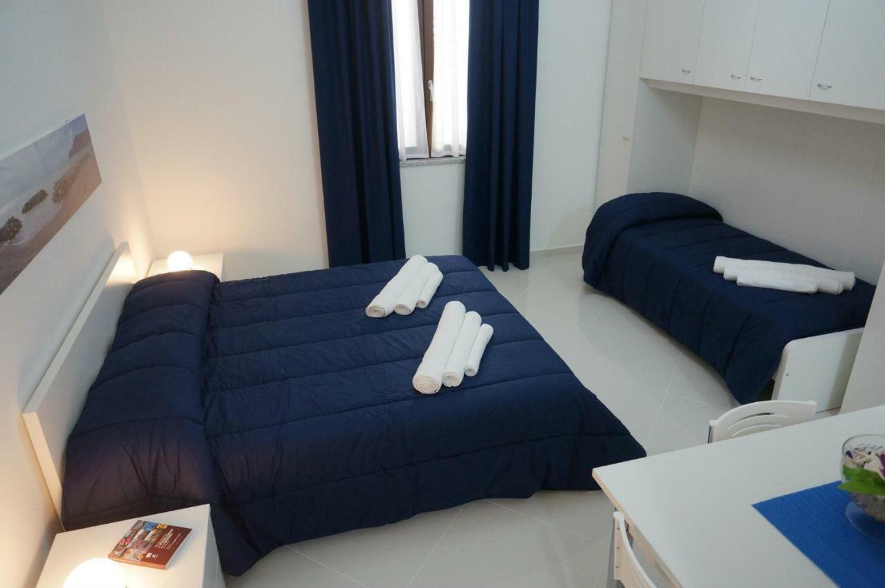 Al Porticciolo Bed and Breakfast Σαλέρνο Εξωτερικό φωτογραφία