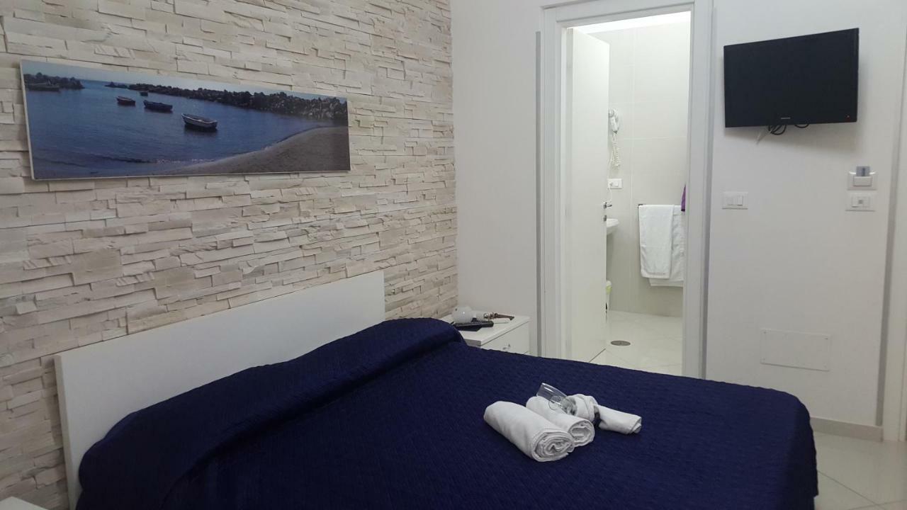 Al Porticciolo Bed and Breakfast Σαλέρνο Εξωτερικό φωτογραφία