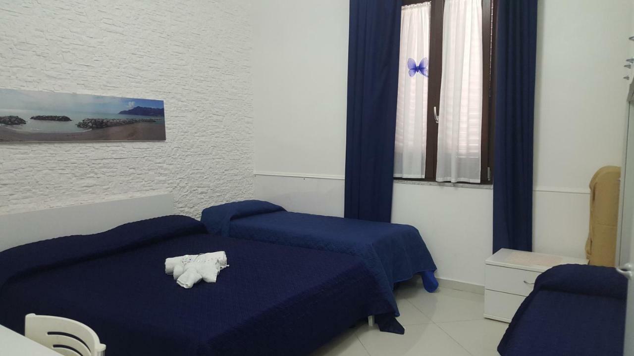 Al Porticciolo Bed and Breakfast Σαλέρνο Εξωτερικό φωτογραφία
