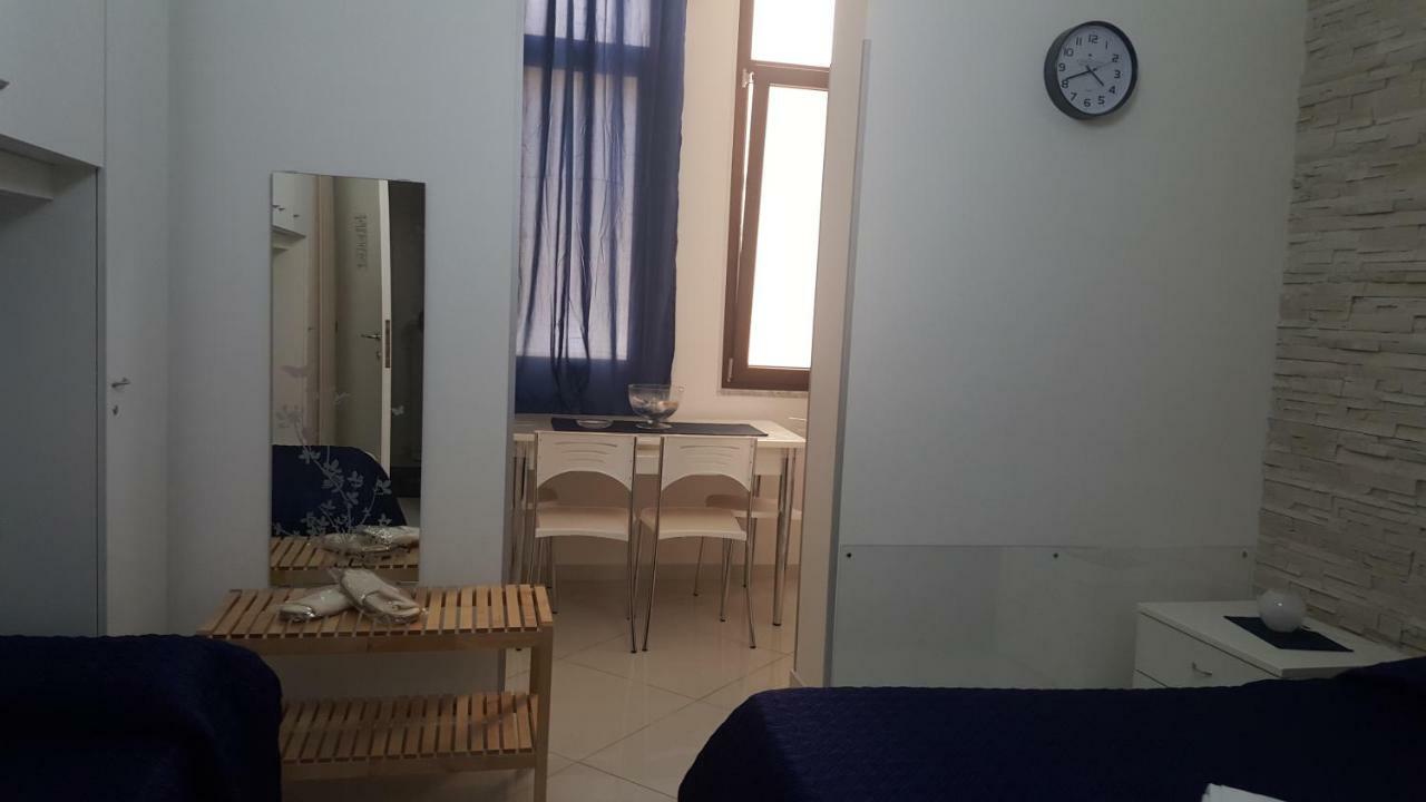 Al Porticciolo Bed and Breakfast Σαλέρνο Εξωτερικό φωτογραφία