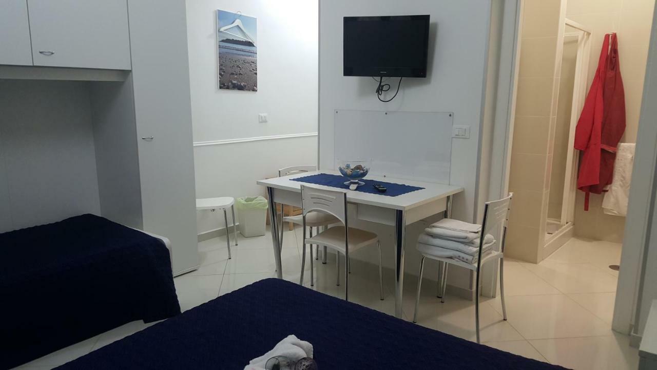 Al Porticciolo Bed and Breakfast Σαλέρνο Εξωτερικό φωτογραφία