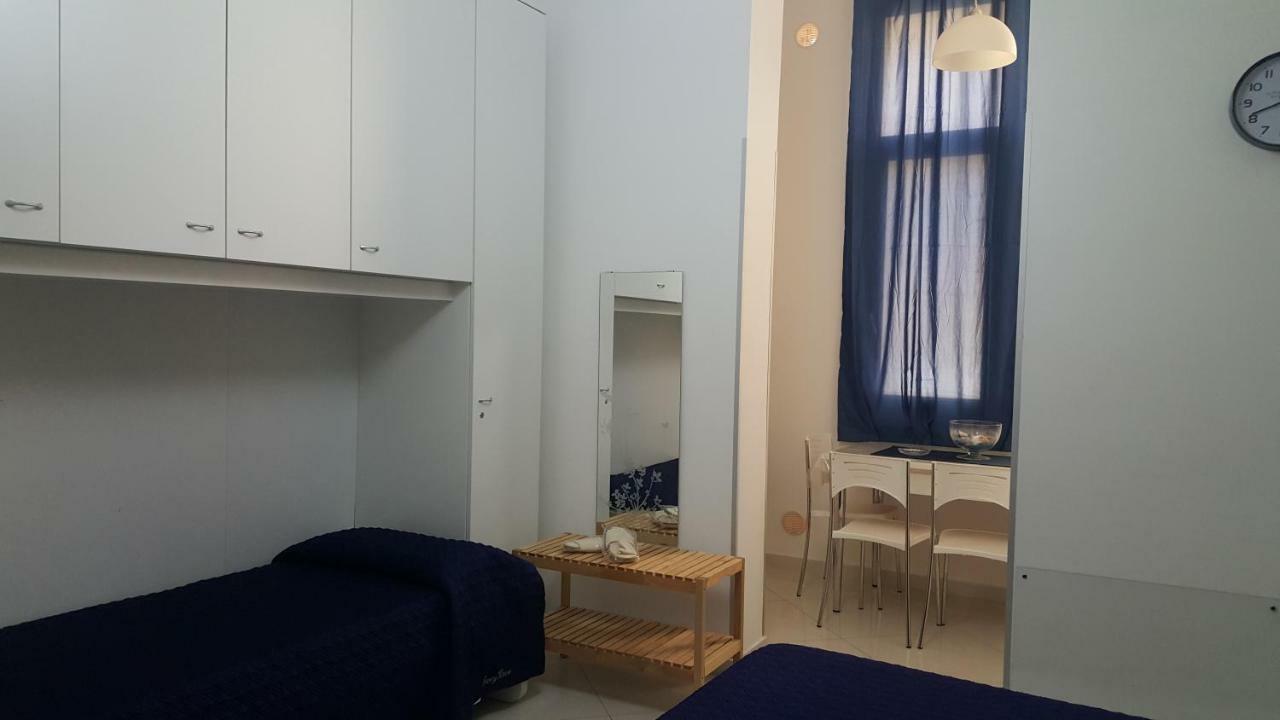 Al Porticciolo Bed and Breakfast Σαλέρνο Εξωτερικό φωτογραφία