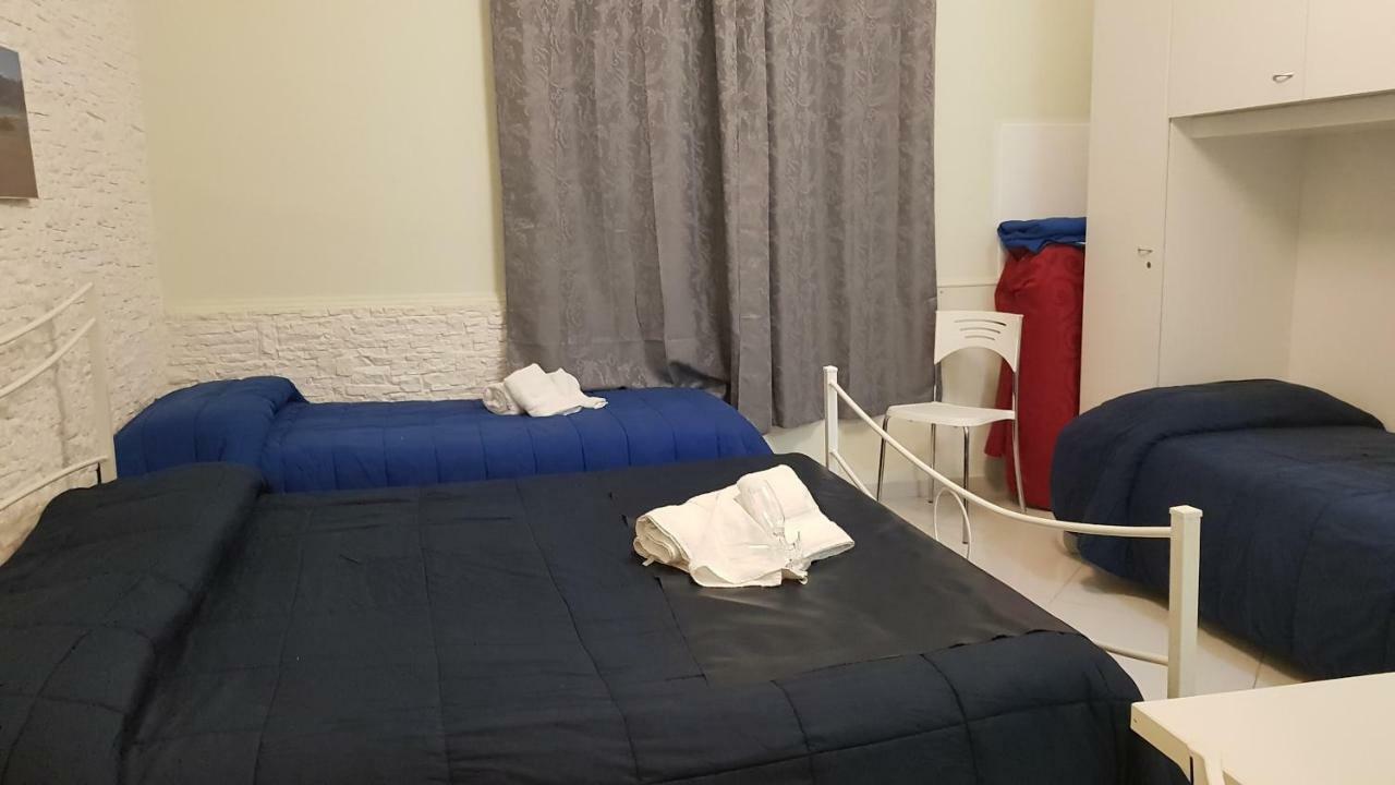 Al Porticciolo Bed and Breakfast Σαλέρνο Εξωτερικό φωτογραφία
