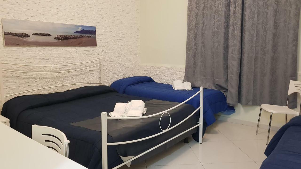 Al Porticciolo Bed and Breakfast Σαλέρνο Εξωτερικό φωτογραφία