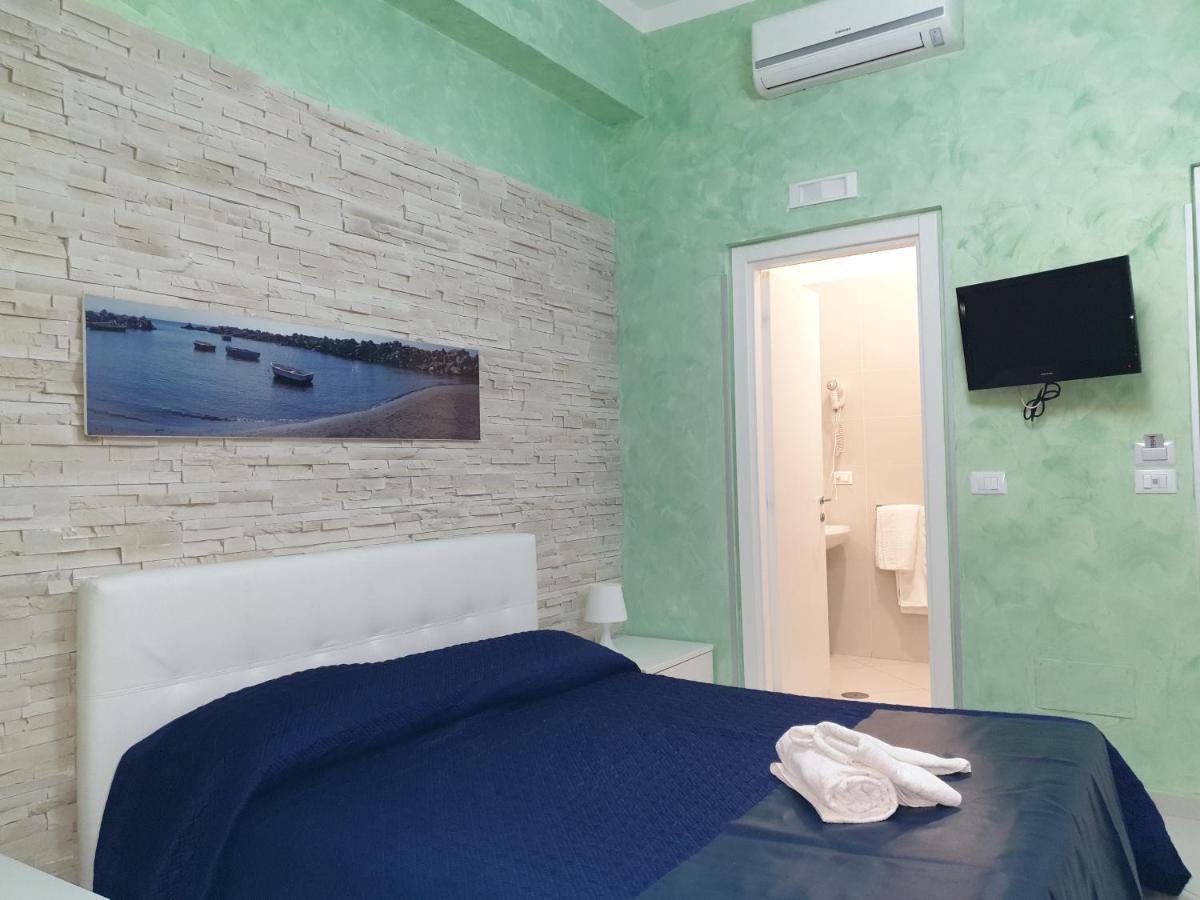 Al Porticciolo Bed and Breakfast Σαλέρνο Εξωτερικό φωτογραφία