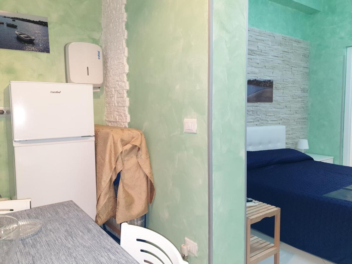 Al Porticciolo Bed and Breakfast Σαλέρνο Εξωτερικό φωτογραφία