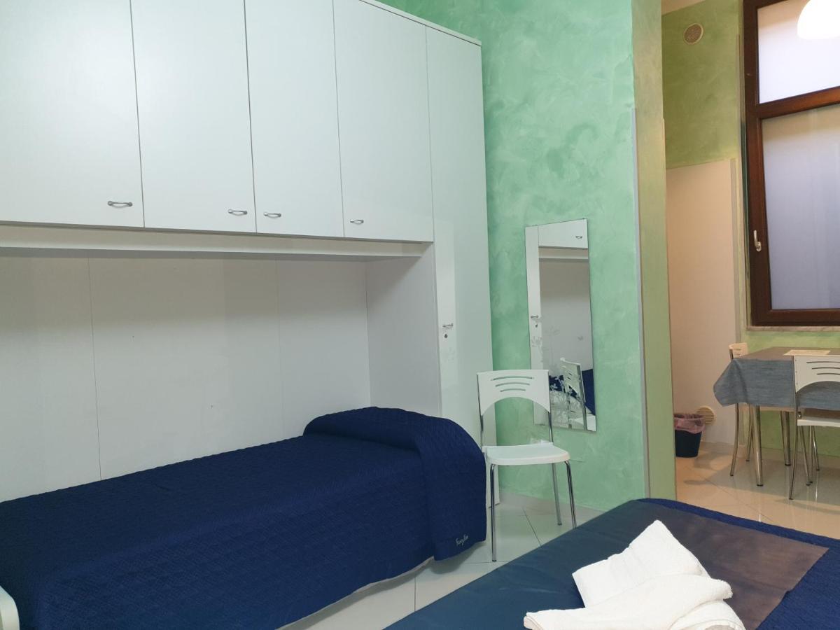 Al Porticciolo Bed and Breakfast Σαλέρνο Εξωτερικό φωτογραφία