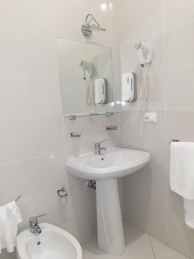 Al Porticciolo Bed and Breakfast Σαλέρνο Εξωτερικό φωτογραφία
